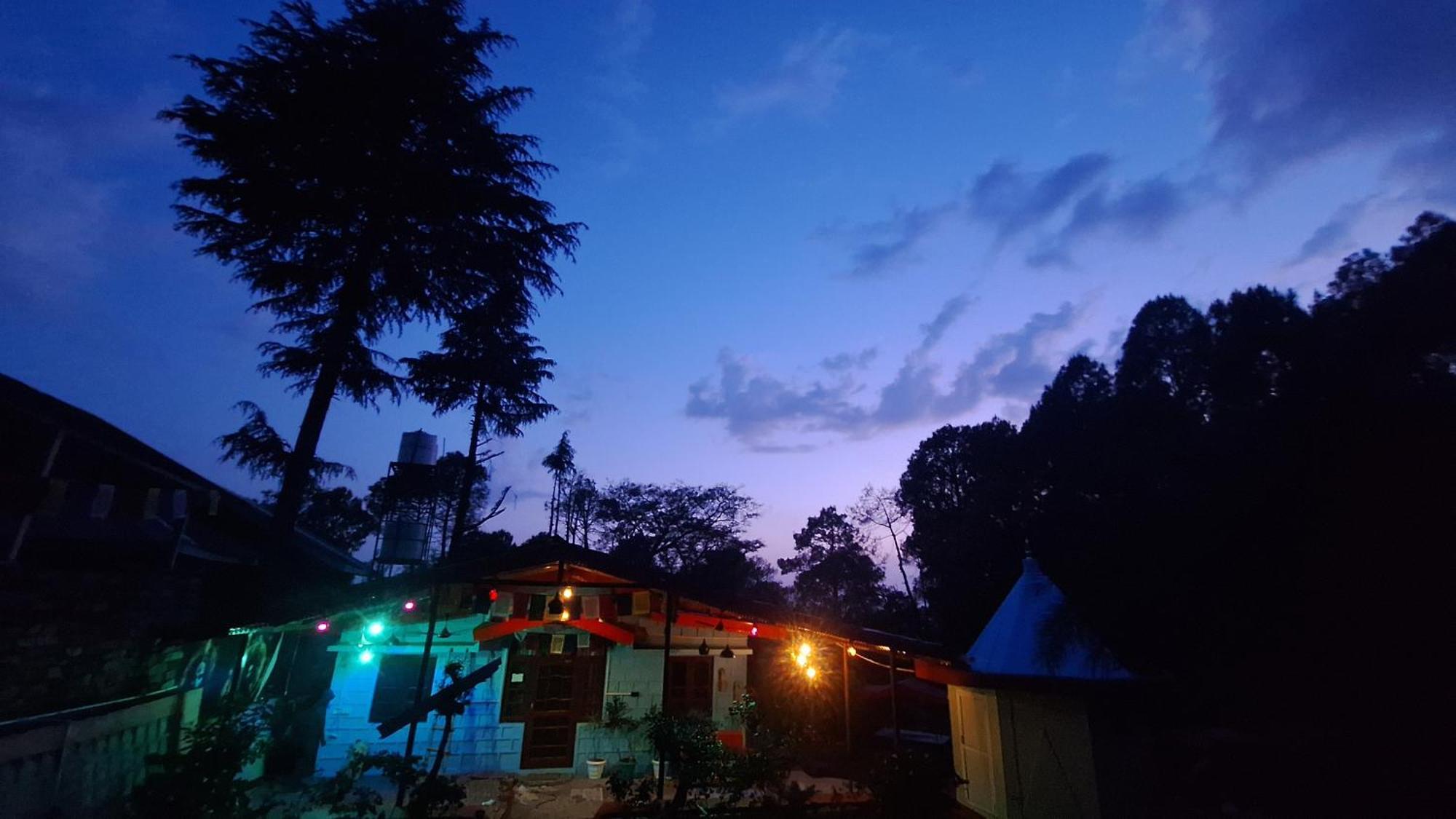 Tathastu Bir -Homestay ,Dorm,Hostel Luaran gambar