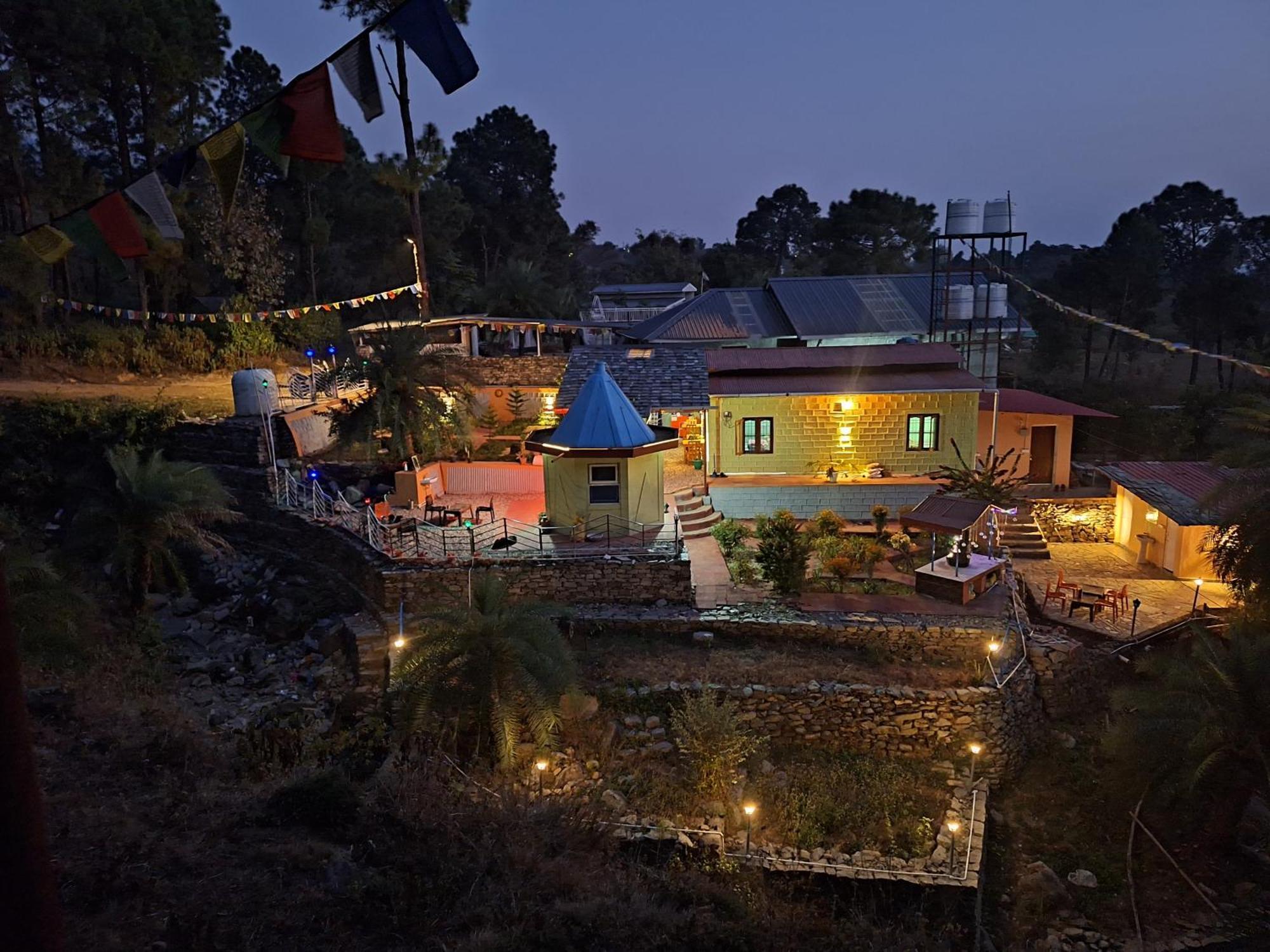 Tathastu Bir -Homestay ,Dorm,Hostel Luaran gambar