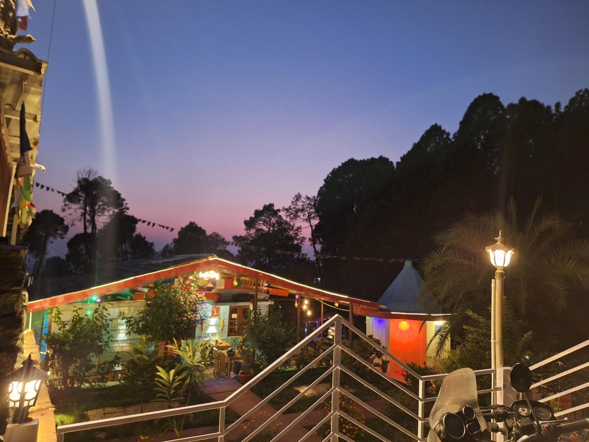 Tathastu Bir -Homestay ,Dorm,Hostel Luaran gambar